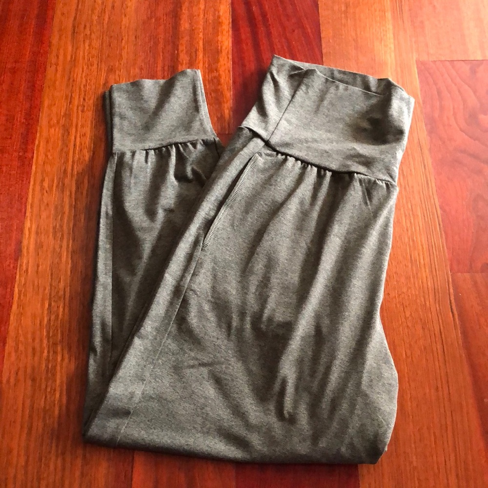 Aerie dark green joggers. size L